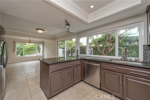 Detail Gallery Image 14 of 43 For 15305 Moulins Cir, Irvine,  CA 92604 - 4 Beds | 2/1 Baths