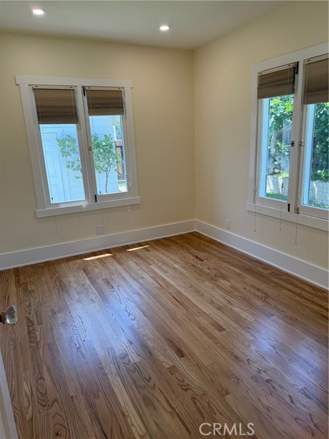 297 N Garfield Avenue, Pasadena CA: https://media.crmls.org/medias/21095750-f9c4-46e9-8184-ddb95539a18c.jpg