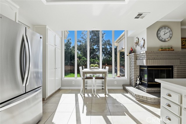 Detail Gallery Image 14 of 42 For 15546 Mallory Ct, Moorpark,  CA 93021 - 4 Beds | 3 Baths