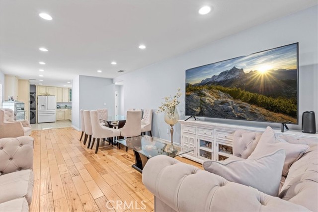 Detail Gallery Image 8 of 40 For 15951 Simonds St, Granada Hills,  CA 91344 - 7 Beds | 6 Baths