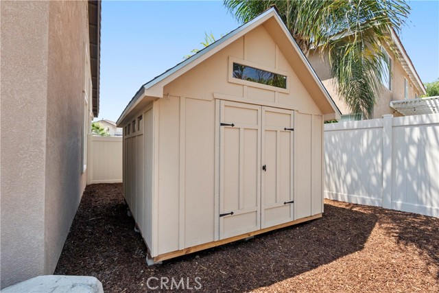 8880 Stony Brook Circle, Riverside CA: https://media.crmls.org/medias/2109e7aa-cefa-4377-a5d4-831a7593f0b9.jpg