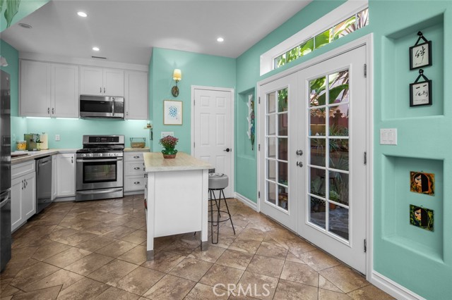 Detail Gallery Image 36 of 57 For 5101 Chateau, Irvine,  CA 92604 - 4 Beds | 3/1 Baths