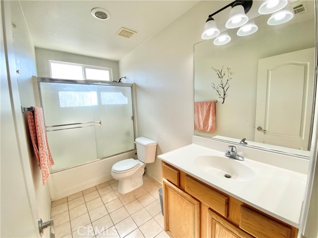 Detail Gallery Image 19 of 26 For 16926 Grand Triassic Ln, Victorville,  CA 92394 - 3 Beds | 2/1 Baths