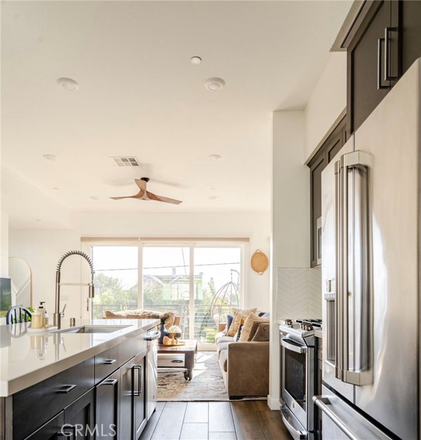 Detail Gallery Image 10 of 36 For 285 Dockside, San Pedro,  CA 90731 - 3 Beds | 3/1 Baths