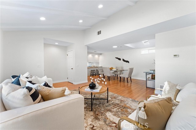 Detail Gallery Image 11 of 68 For 2544 Park Lake, Santa Ana,  CA 92705 - 2 Beds | 2 Baths