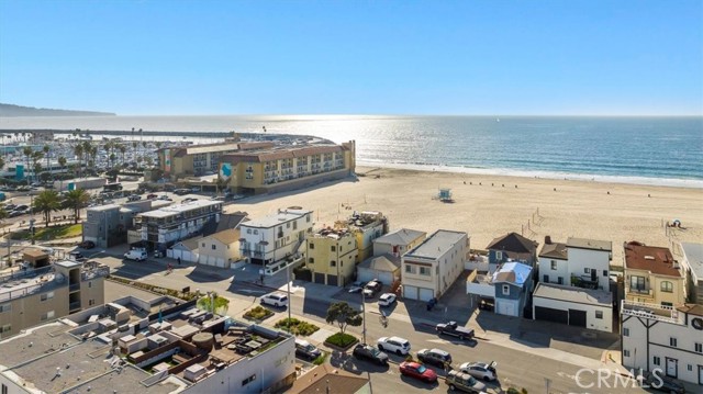 Detail Gallery Image 48 of 53 For 30 the Strand #2,  Hermosa Beach,  CA 90254 - 3 Beds | 3 Baths