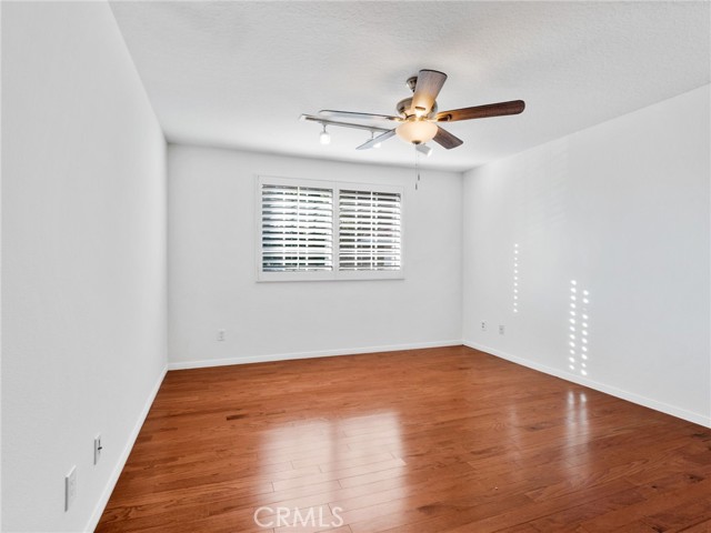Image 39 of 75 For 24512 Skyridge Drive