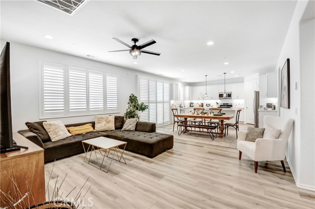 3471 W Poppet Street, San Bernardino CA: https://media.crmls.org/medias/210ea334-2372-42cf-b5cd-92bed98cc387.jpg