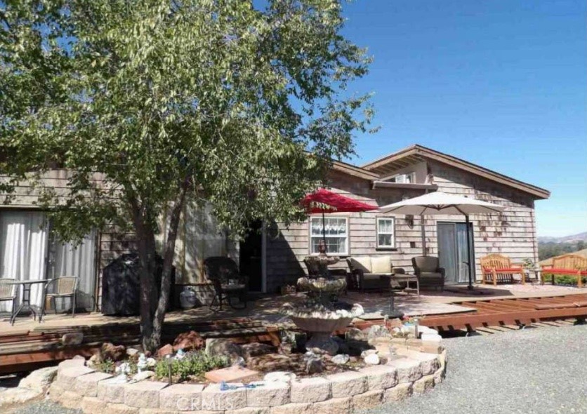 3245 Ackley