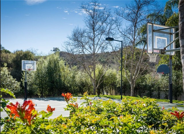 5160 Caminito Exquisito, San Diego CA: https://media.crmls.org/medias/210f122d-5b06-4dfb-b96c-190799b8da1d.jpg