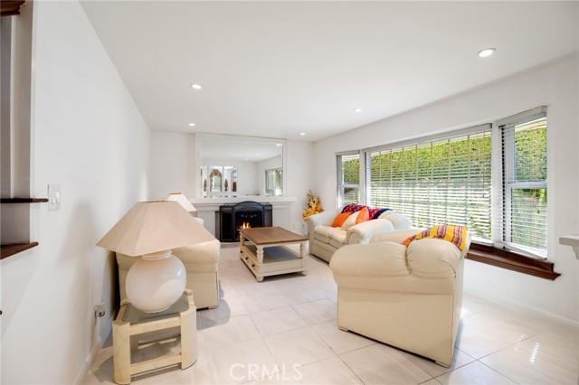 23900 Darbun Drive, Newhall CA: https://media.crmls.org/medias/210f2deb-36f8-4494-9fd2-b25cda662929.jpg