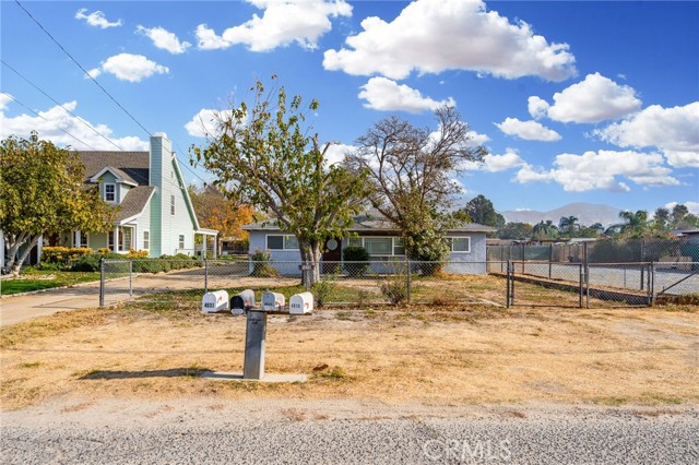 Detail Gallery Image 6 of 42 For 4623 Center Ave, Norco,  CA 92860 - 3 Beds | 2 Baths