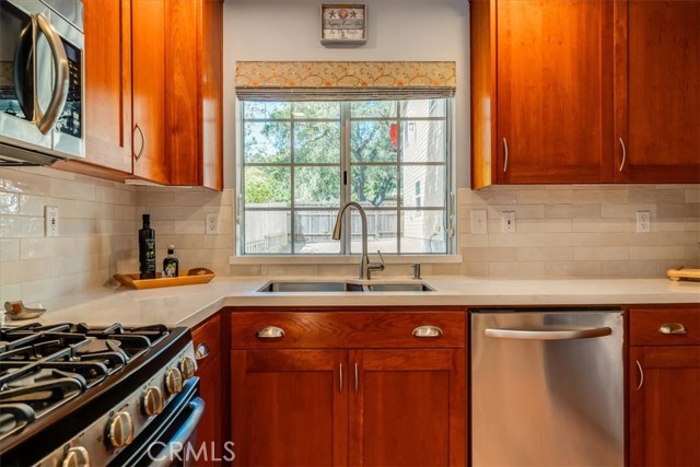 1560 Emerson Road, Cambria CA: https://media.crmls.org/medias/211086e8-9628-4083-9425-8e58bf837f8c.jpg
