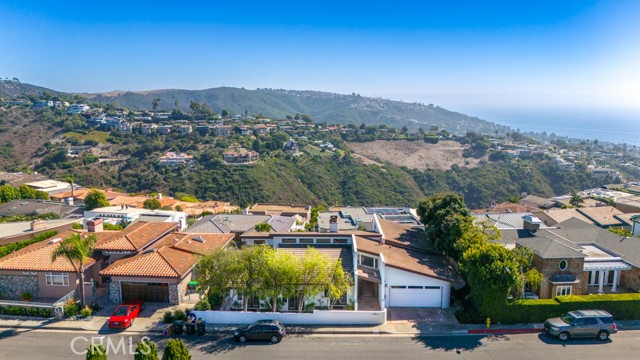 Detail Gallery Image 33 of 35 For 1564 Skyline Dr, Laguna Beach,  CA 92651 - 3 Beds | 3 Baths