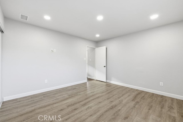 Detail Gallery Image 12 of 38 For 24305 Wabuska, Newhall,  CA 91321 - 6 Beds | 3 Baths