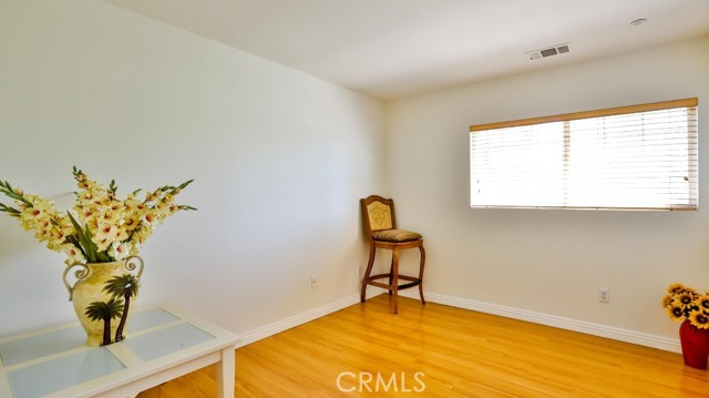 Detail Gallery Image 34 of 57 For 21817 Charlotte Ct, Canoga Park,  CA 91304 - 5 Beds | 2/1 Baths