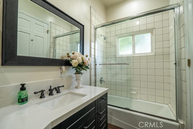 Detail Gallery Image 43 of 74 For 15725 Bronco Dr, Canyon Country,  CA 91387 - 5 Beds | 4/1 Baths