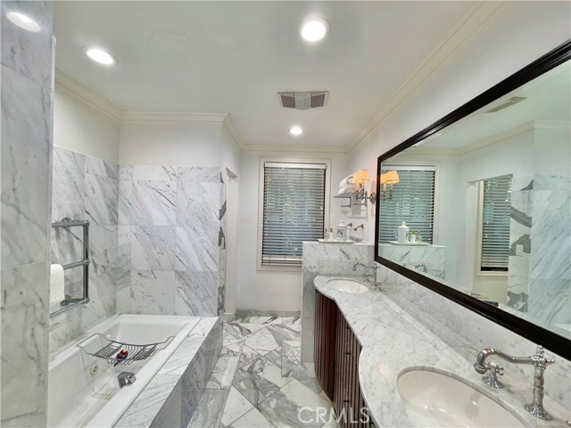 Detail Gallery Image 39 of 61 For 631 N Hillcrest Rd, Beverly Hills,  CA 90210 - 4 Beds | 4 Baths