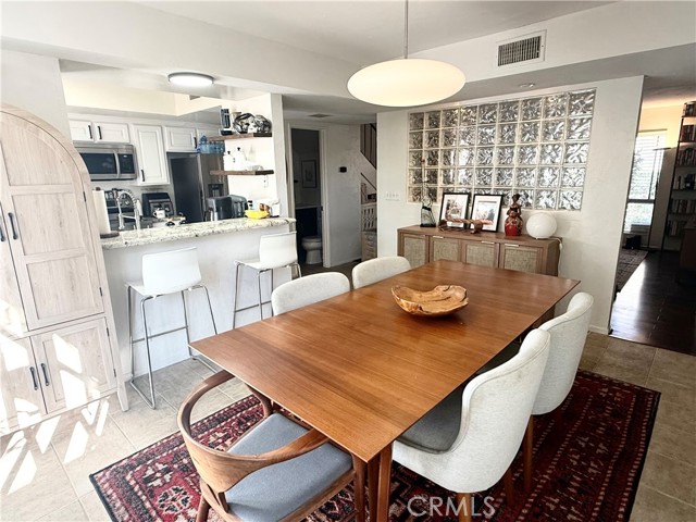 Detail Gallery Image 4 of 15 For 27511 Endeavor St, Agoura Hills,  CA 91301 - 2 Beds | 2 Baths