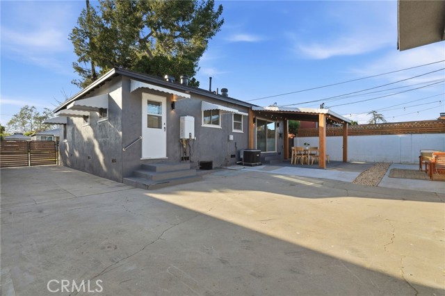 Detail Gallery Image 35 of 74 For 2140 N Rose St, Burbank,  CA 91505 - 5 Beds | 3/1 Baths