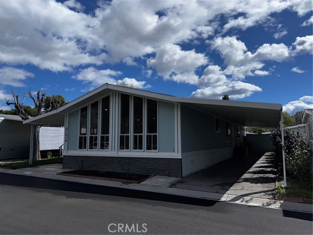 Detail Gallery Image 2 of 30 For 21214 Seep Willow Way #273,  Canyon Country,  CA 91351 - 2 Beds | 2 Baths