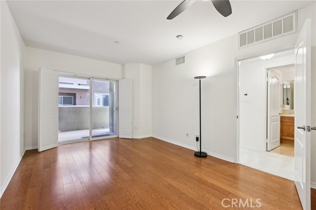 Detail Gallery Image 4 of 33 For 2750 Artesia Bld #206,  Redondo Beach,  CA 90278 - 2 Beds | 2 Baths