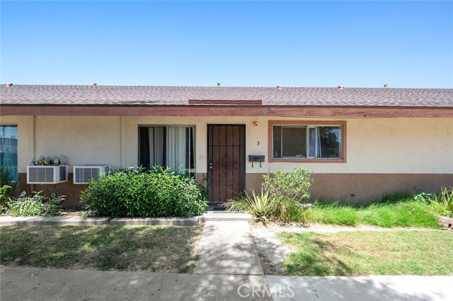 2500 Salta Street, Santa Ana, California 92704, 2 Bedrooms Bedrooms, ,2 BathroomsBathrooms,Condominium,For Sale,Salta,OC24150460