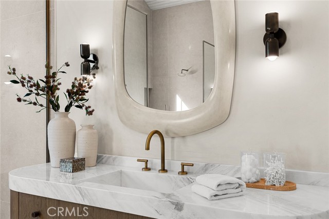 Detail Gallery Image 34 of 62 For 19026 Sprague St, Tarzana,  CA 91356 - 6 Beds | 6/1 Baths