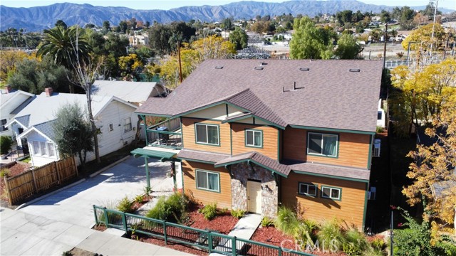 Detail Gallery Image 4 of 10 For 411 413-415 N Main, Lake Elsinore,  CA 92530 - – Beds | – Baths