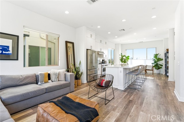 Detail Gallery Image 10 of 35 For 70 Ebb Tide, Newport Beach,  CA 92663 - 3 Beds | 3/1 Baths