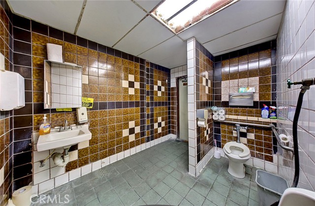 Image 13 of 28 For 4141 Whittier Boulevard