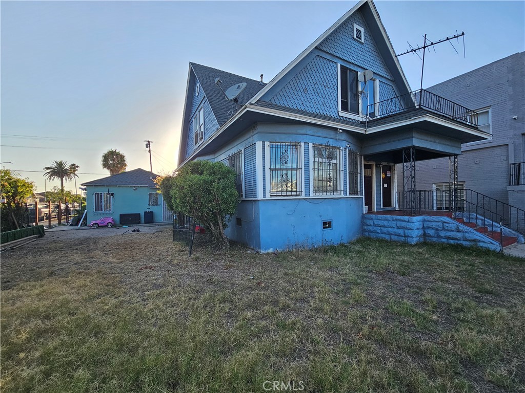 Duplex at 1601 Pine