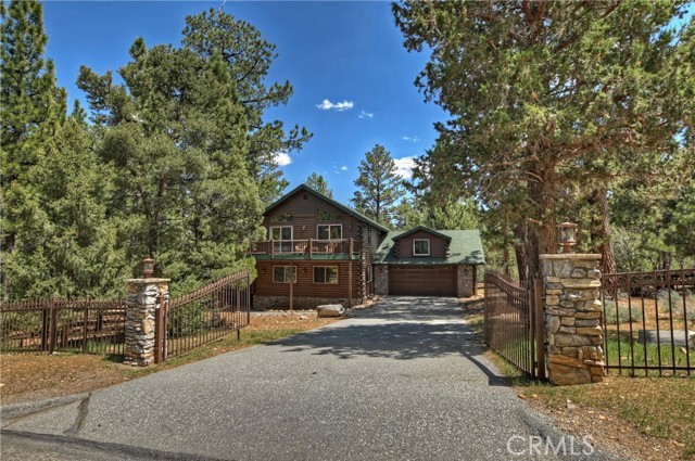 Detail Gallery Image 2 of 63 For 1010 Heritage Trl, Big Bear City,  CA 92314 - 4 Beds | 4 Baths