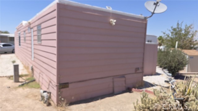 701 Montara, Barstow CA: https://media.crmls.org/medias/21158390-c544-44ef-b431-595f951e58a8.jpg