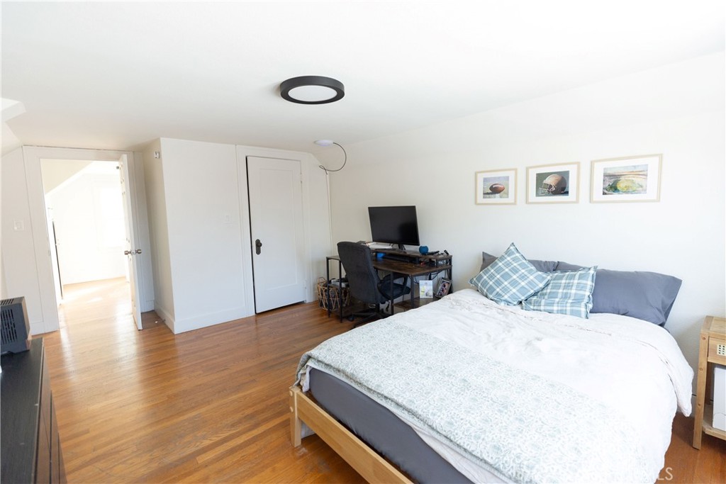 MLS #OC25221176 image #32