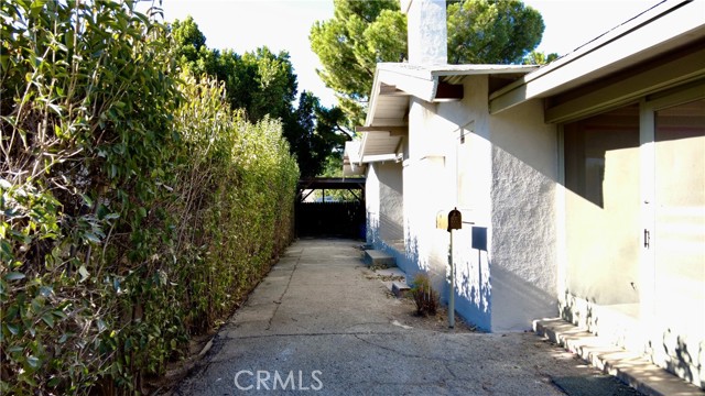3688 Hoover Street, Riverside CA: https://media.crmls.org/medias/2116630e-97ad-4f4b-b785-435d6f2edf08.jpg