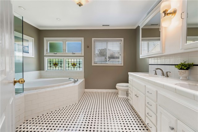2270 Senasac Ave., Long Beach CA: https://media.crmls.org/medias/2116951c-9943-41a2-bade-27766370f1a5.jpg