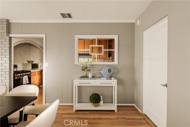 Detail Gallery Image 6 of 27 For 1640 N Lincoln St, Burbank,  CA 91506 - 4 Beds | 2 Baths