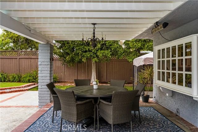 18672 Evergreen Avenue, Yorba Linda CA: https://media.crmls.org/medias/21170bce-c6fc-441d-989d-f60a97051666.jpg