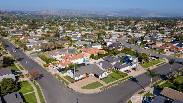 Detail Gallery Image 8 of 44 For 1701 Saybrook, Tustin,  CA 92780 - 3 Beds | 2 Baths
