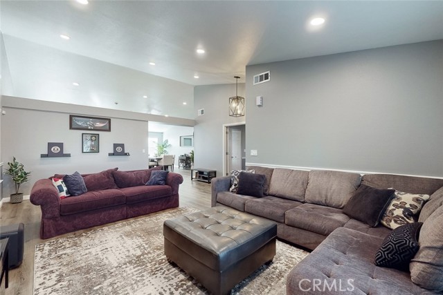 Detail Gallery Image 11 of 58 For 1805 Whispering Oaks Dr, Yuba City,  CA 95991 - 4 Beds | 2 Baths