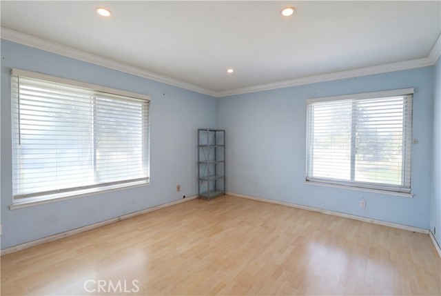 Detail Gallery Image 16 of 19 For 2525 S Manitoba, Santa Ana,  CA 92704 - 4 Beds | 2/1 Baths