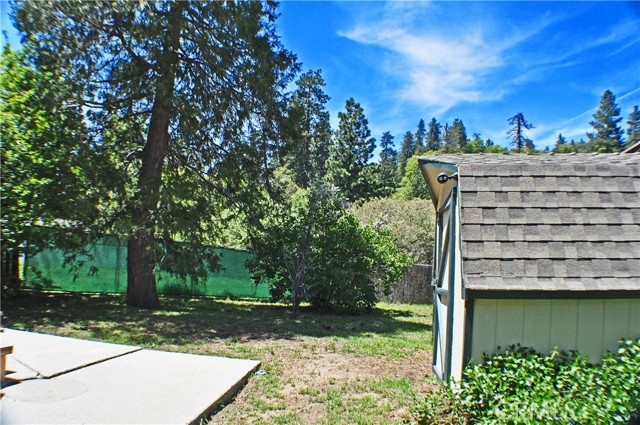 Detail Gallery Image 4 of 31 For 22590 Waters Dr, Crestline,  CA 92325 - 2 Beds | 1 Baths