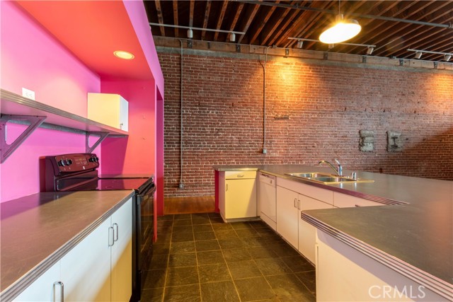 Detail Gallery Image 7 of 26 For 100 W 5th St 2d,  Long Beach,  CA 90802 - 1 Beds | 1 Baths