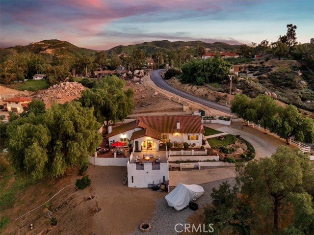 Detail Gallery Image 6 of 36 For 21260 Ridgedale, Lake Mathews,  CA 92570 - 4 Beds | 4 Baths