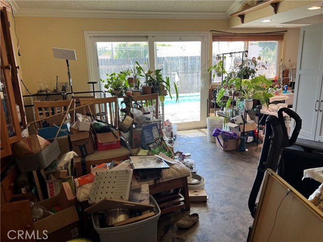 3070 Linda Lou Lane, Riverside CA: https://media.crmls.org/medias/2118f45f-8491-415f-bfd2-3f20646479c6.jpg