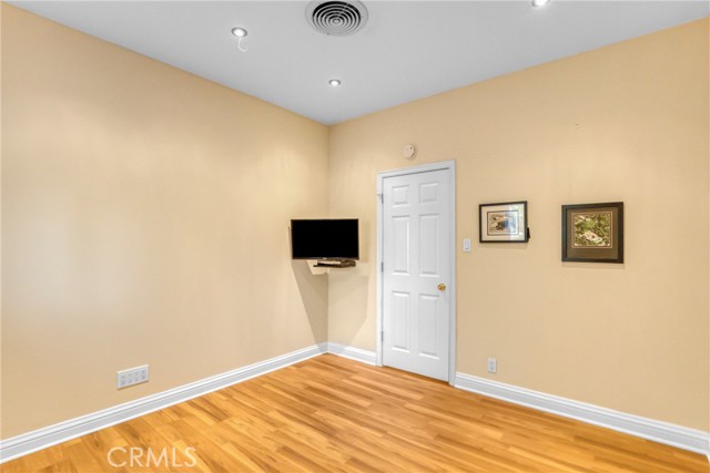 Detail Gallery Image 20 of 47 For 10566 Andora, Chatsworth,  CA 91311 - 2 Beds | 1/1 Baths