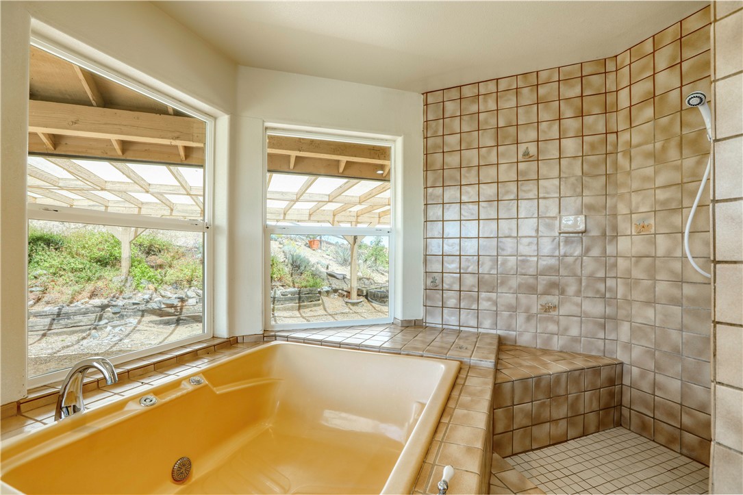 Detail Gallery Image 21 of 66 For 4425 Coyote Creek Ln, Creston,  CA 93432 - 4 Beds | 4/2 Baths