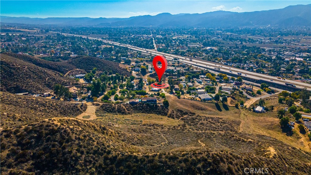 https://media.crmls.org/medias/21194cff-453e-4157-8d8c-4339274a1630.jpg?preset=X-Large