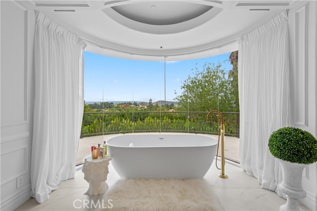 Detail Gallery Image 21 of 41 For 25548 Kingston Ct, Calabasas,  CA 91302 - 5 Beds | 6/1 Baths